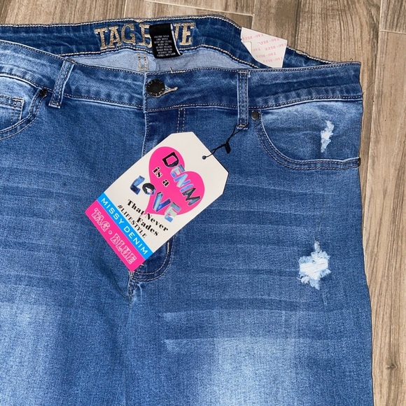TAG BLUE Denim 👖 - Picture 9 of 15
